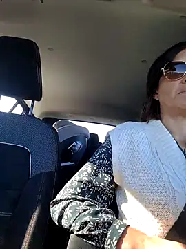 Piediniecollant online show from November 6, 11:03 am