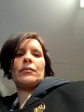 Piediniecollant online show from March 12, 11:03 am