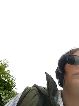 Piediniecollant online show from April 13, 10:19 am