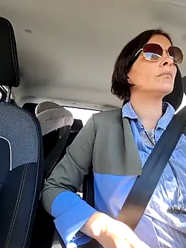 Piediniecollant online show from April 10, 11:50 am