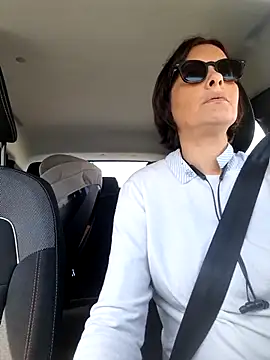 Piediniecollant online show from April 15, 9:59 am