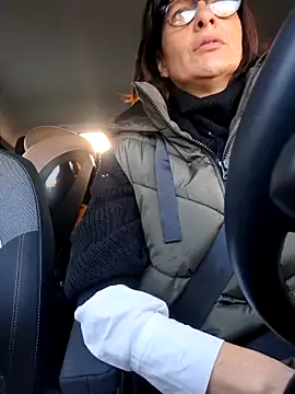 Piediniecollant online show from November 11, 6:52 am