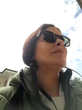 Piediniecollant online show from April 14, 10:20 am