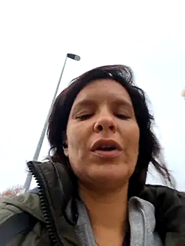 Piediniecollant online show from November 15, 7:01 am