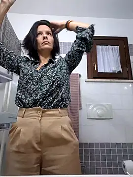 Piediniecollant online show from November 7, 5:45 am