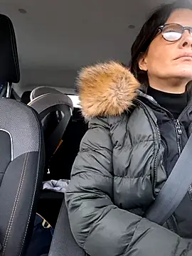 Piediniecollant online show from January 15, 11:02 am