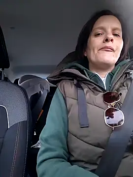 Piediniecollant online show from March 21, 5:28 pm