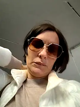 Piediniecollant online show from March 23, 11:10 am