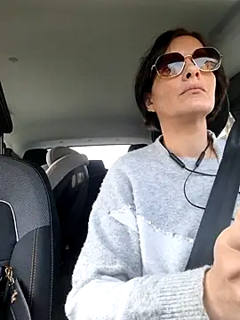 Piediniecollant online show from March 6, 11:05 am