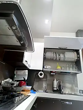 Piediniecollant online show from December 22, 11:10 am