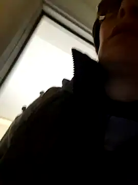 Piediniecollant online show from March 3, 11:06 am