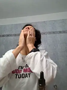 Piediniecollant online show from December 23, 5:40 am