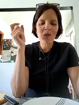 Piediniecollant online show from June 3, 10:38 am