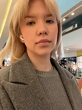 Snapshot of Leila_La chatting on November 1, 9:14 am Leila La online show from November 1, 9:14 am