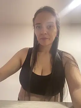 Snapshot of AmberrMoore_ chatting on December 14, 12:44 pm AmberrMoore online show from December 14, 12:44 pm