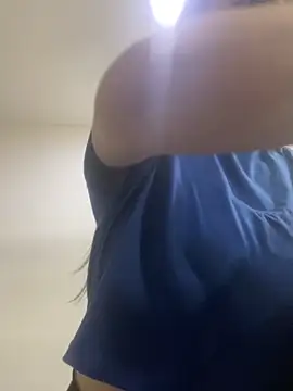 Snapshot of AmberrMoore_ chatting on November 30, 12:39 pm AmberrMoore online show from November 30, 12:39 pm