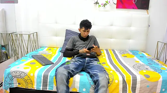 ahsly78alejandro online show from November 26, 4:18 pm