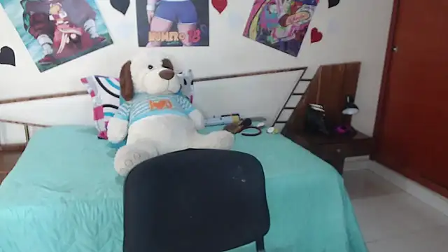 Snapshot of EmmilyConnor chatting on December 5, 2:48 pm EmmilyConnor online show from December 5, 2:48 pm