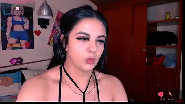 Snapshot of EmmilyConnor chatting on October 30, 1:42 pm EmmilyConnor online show from October 30, 1:42 pm