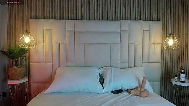 VenuzSofia online show from December 4, 10:42 pm