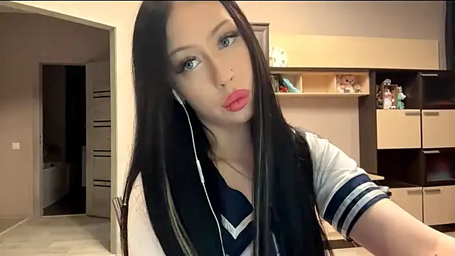 Snapshot of TenderliOne chatting on November 7, 7:46 am TenderliOne online show from November 7, 7:46 am