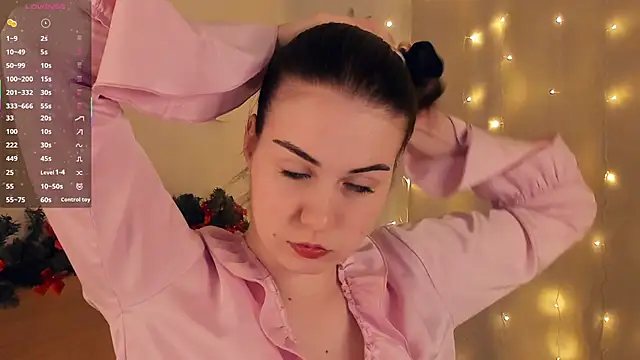 LoreeScialdone online show from December 21, 9:04 pm