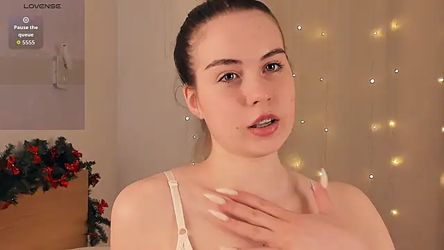 LoreeScialdone online show from January 9, 9:44 pm