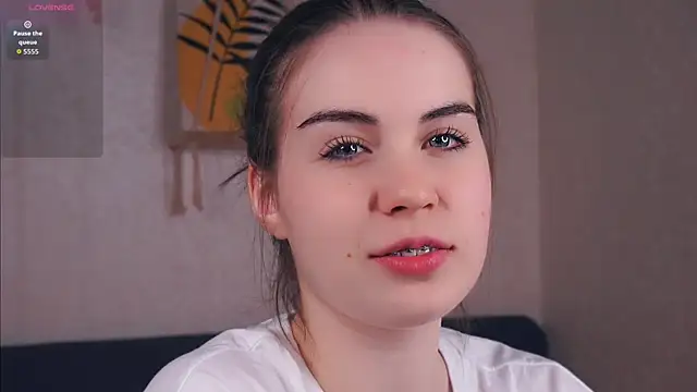 Snapshot of LoreeScialdone chatting on November 13, 4:44 pm LoreeScialdone online show from November 13, 4:44 pm