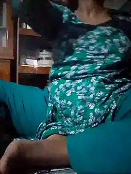Snapshot of Liza0103 chatting on May 23, 4:39 pm Liza0103 online show from May 23, 4:39 pm