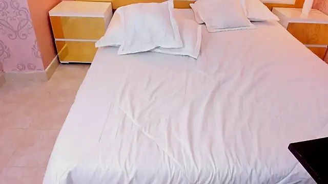 Snapshot of sara_sleeper chatting on October 29, 2:16 pm sara sleeper online show from October 29, 2:16 pm