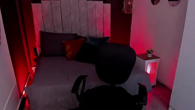 mia jagger online show from April 2, 9:32 pm