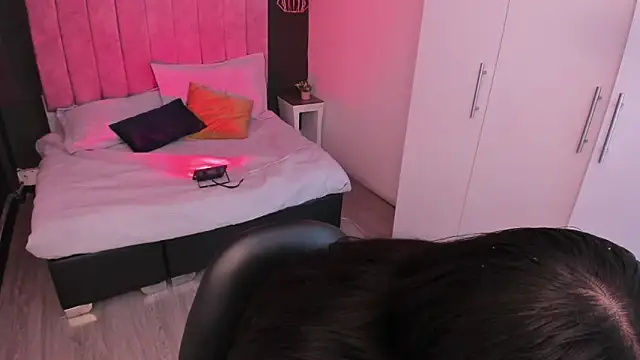 mia jagger online show from March 16, 9:06 pm