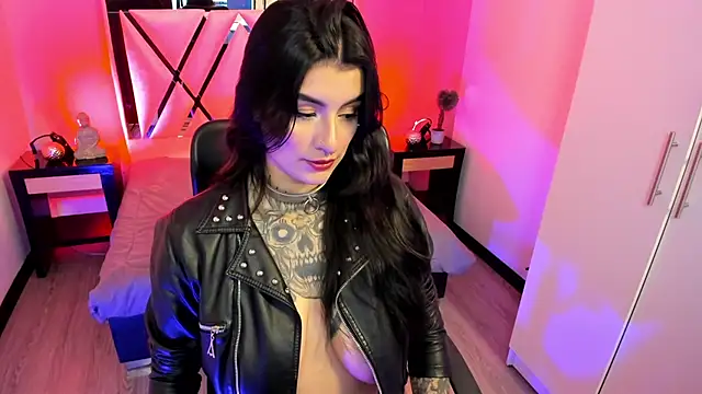 Snapshot of mia_jagger chatting on July 14, 4:17 am mia jagger online show from July 14, 4:17 am