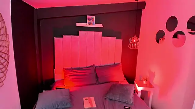 mia jagger online show from February 18, 7:54 pm