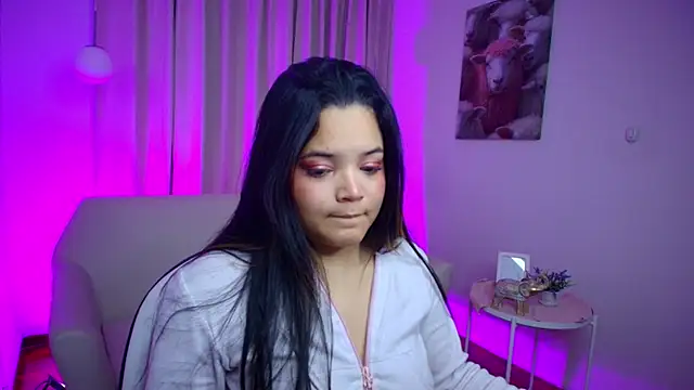 Snapshot of elli_snow1 chatting on November 26, 2:33 am elli snow1 online show from November 26, 2:33 am