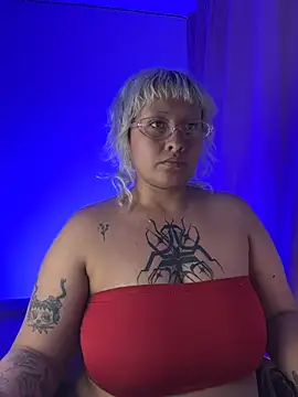 pinkbaddie777 online show from January 13, 5:33 am