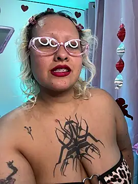 pinkbaddie777 online show from February 14, 2:56 am