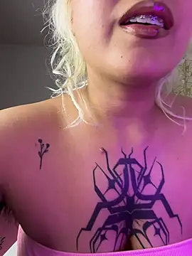 pinkbaddie777 online show from November 15, 3:10 am