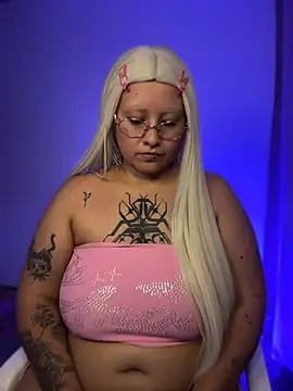 pinkbaddie777 online show from May 10, 3:21 am