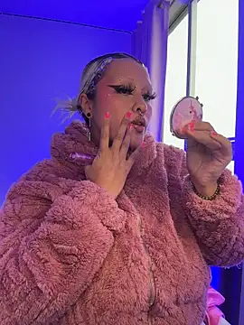 pinkbaddie777 online show from February 1, 10:30 pm