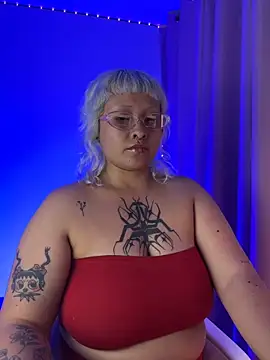 pinkbaddie777 online show from January 6, 3:32 am