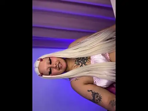 pinkbaddie777 online show from April 9, 4:47 am