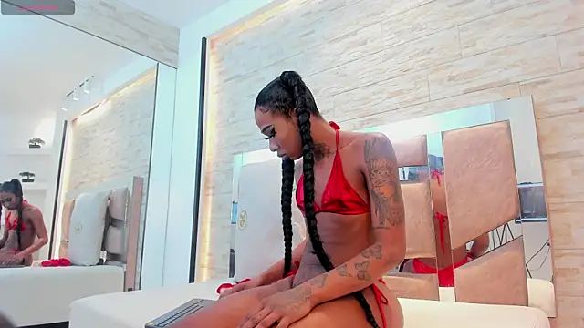 Snapshot of sheinny_brown chatting on December 4, 7:35 pm sheinny brown online show from December 4, 7:35 pm