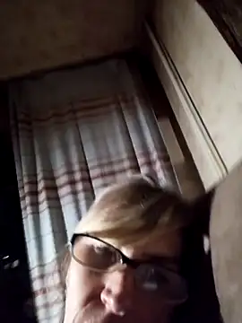 Snapshot of Georgette466 chatting on December 4, 8:30 pm Georgette466 online show from December 4, 8:30 pm