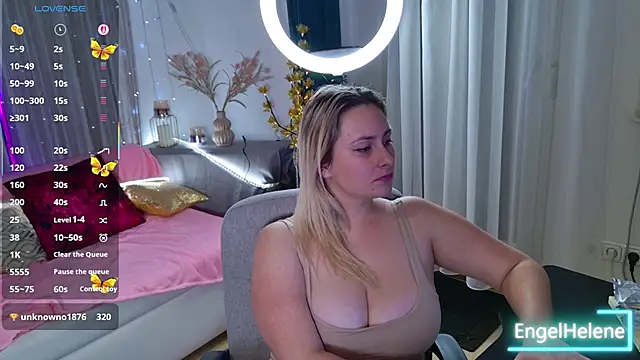 Snapshot of EngelHelene chatting on November 27, 7:14 pm EngelHelene online show from November 27, 7:14 pm