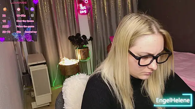 EngelHelene online show from March 13, 1:49 pm