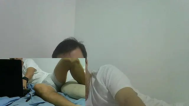 carliesexyman online show from November 12, 12:31 pm