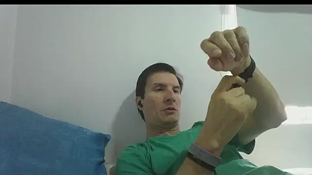 carliesexyman online show from November 15, 1:48 pm