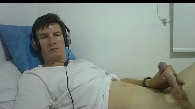 carliesexyman online show from November 25, 3:51 am