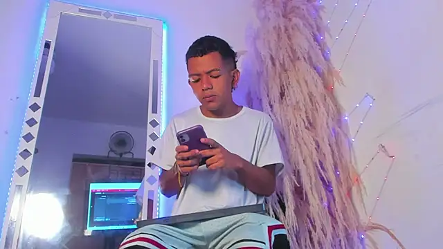 Snapshot of wild_best chatting on October 30, 7:55 pm wild best online show from October 30, 7:55 pm